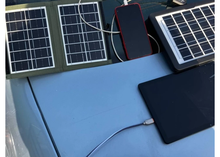 Зарядний пристрій Cclamp CL-670 із сонячною панеллю 7W USB Зарядний пристрій Cclamp CL-670 із сонячною панеллю 7W USB